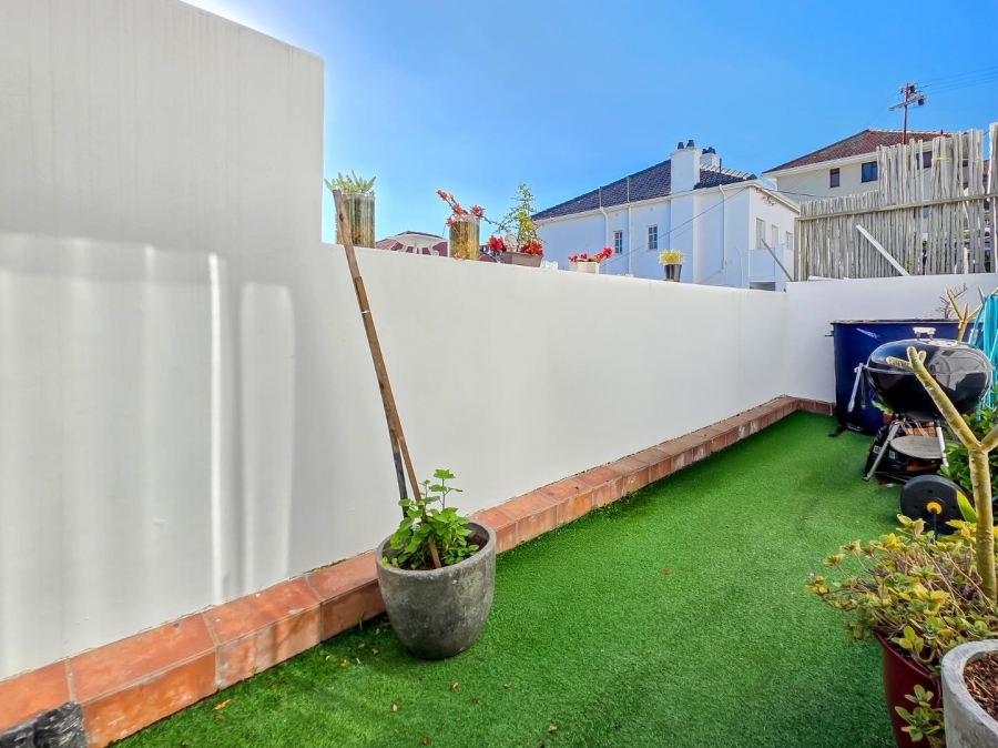 2 Bedroom Property for Sale in Sea Point Western Cape